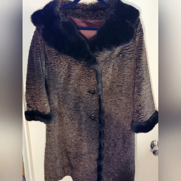 Sycamore Aristocrat Vintage 1970's Brown Faux Fur Women's Coat - Picture 4 of 12
